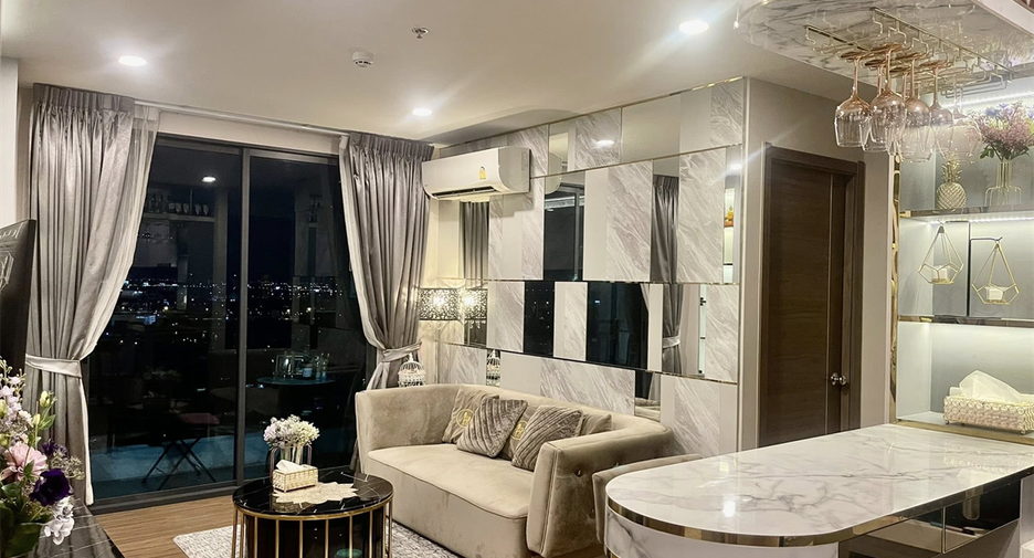 For sale 2 bedrooms condo in Huai Khwang, Bangkok