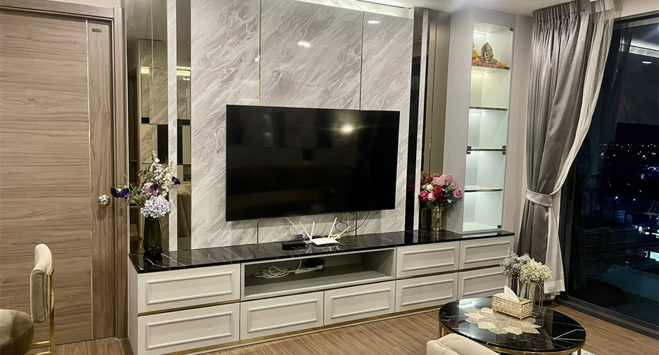 For sale 2 bedrooms condo in Huai Khwang, Bangkok