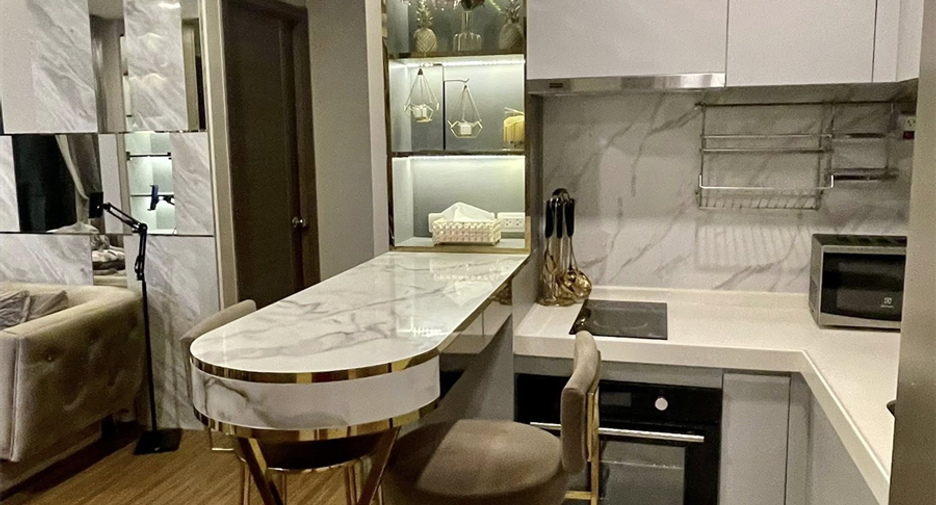 For sale 2 bedrooms condo in Huai Khwang, Bangkok