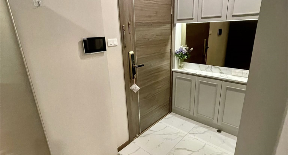 For sale 2 bedrooms condo in Huai Khwang, Bangkok