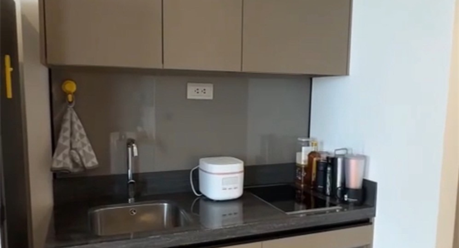 À vendre 1 chambre condo à Huai Khwang, Bangkok