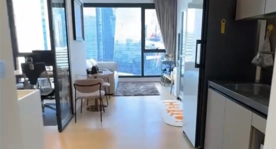 À vendre 1 chambre condo à Huai Khwang, Bangkok