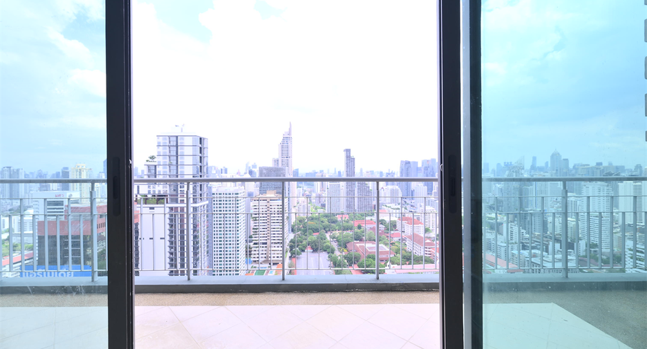 À vendre 4 chambres condo à Watthana, Bangkok