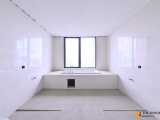 For sale 4 bedrooms condo in Watthana, Bangkok