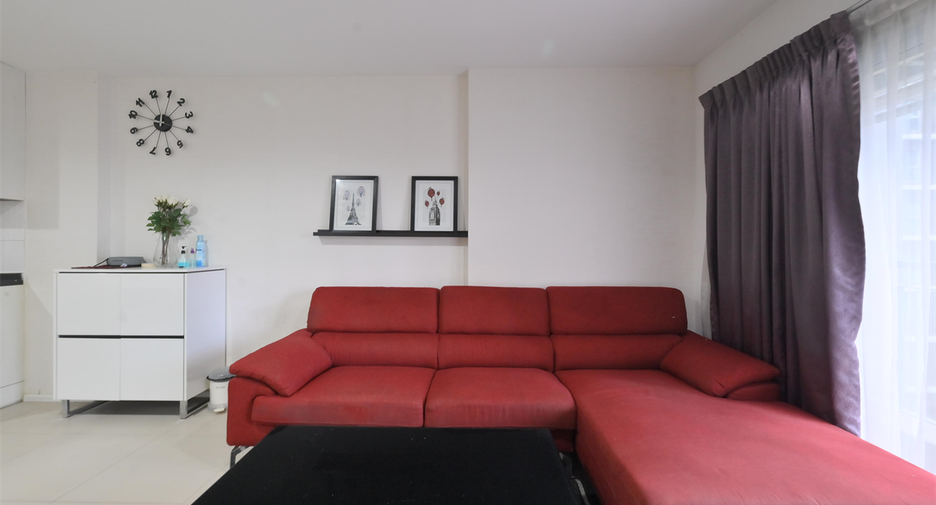 For sale 2 bedrooms condo in Huai Khwang, Bangkok