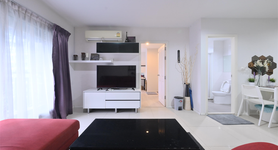 For sale 2 bedrooms condo in Huai Khwang, Bangkok