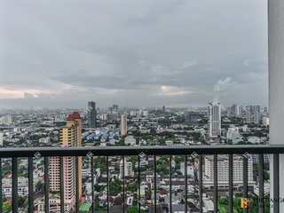 For sale 2 bedrooms condo in Phaya Thai, Bangkok