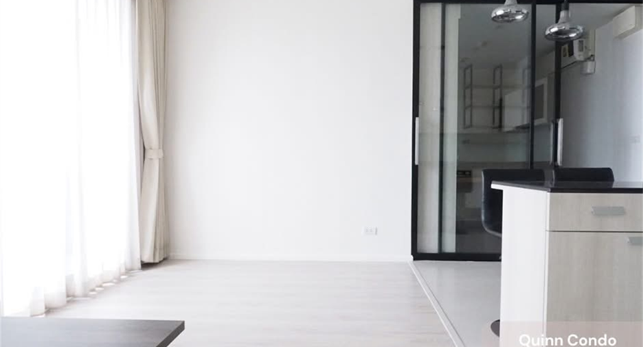 For sale 2 bedrooms condo in Huai Khwang, Bangkok