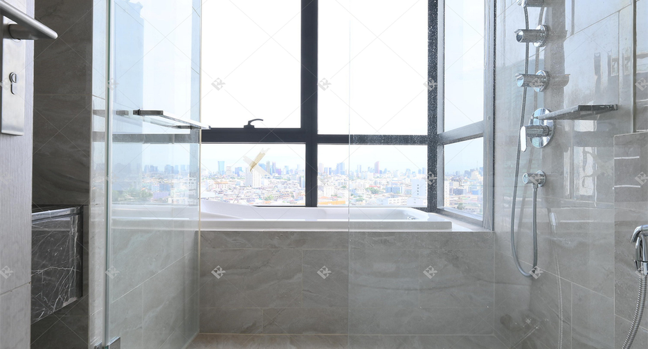 À vendre 2 chambres condo à Huai Khwang, Bangkok