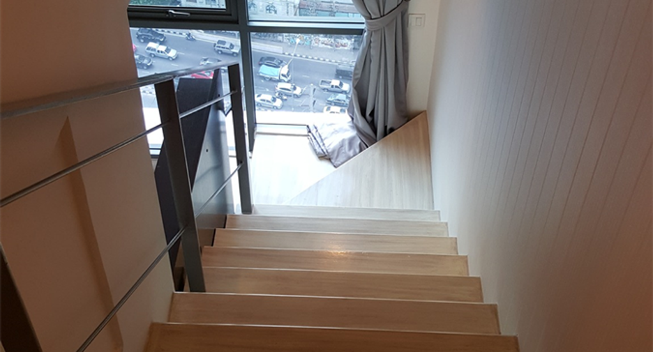 À vendre 1 chambre condo à Huai Khwang, Bangkok