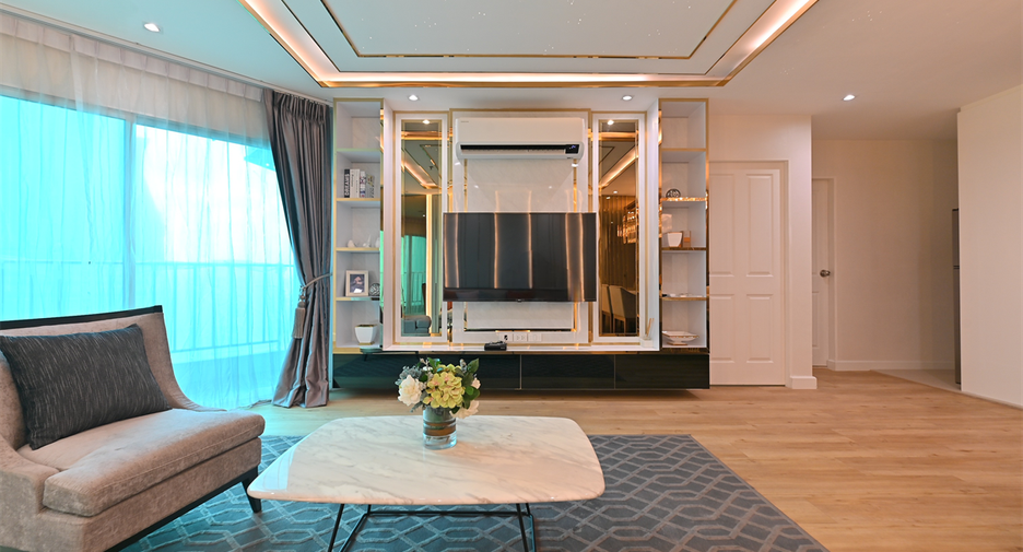 Condo en venta de 3 habitaciones en Huai Khwang, Bangkok