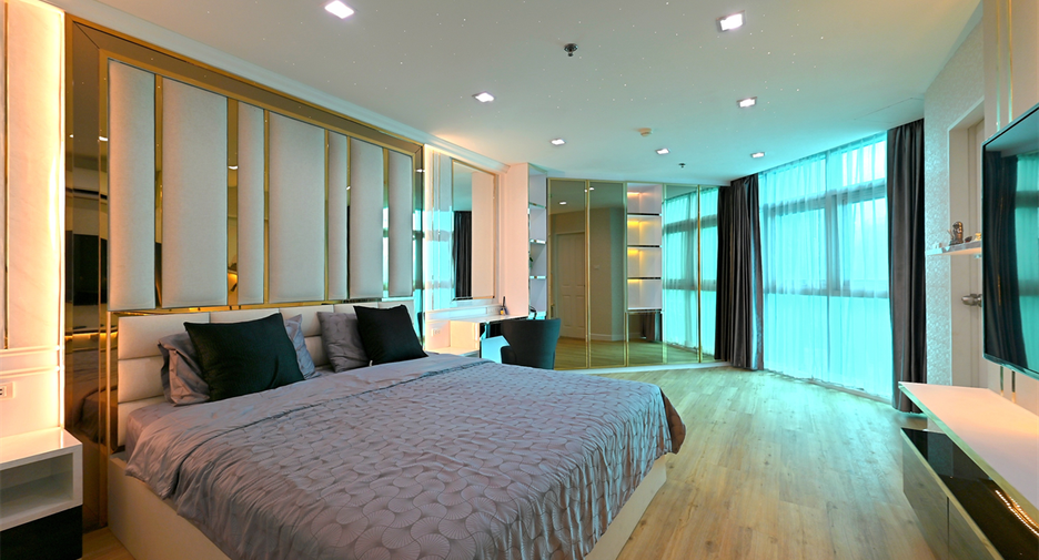 Condo en venta de 3 habitaciones en Huai Khwang, Bangkok