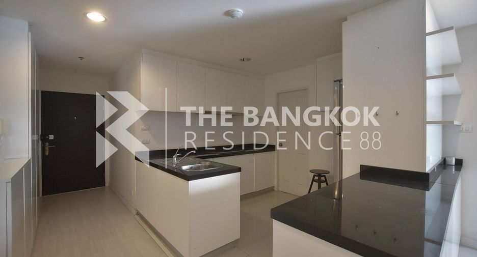 À vendre 2 chambres condo à Huai Khwang, Bangkok