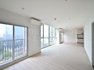 For sale 2 bedrooms condo in Huai Khwang, Bangkok