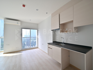 For sale 2 bedrooms condo in Huai Khwang, Bangkok