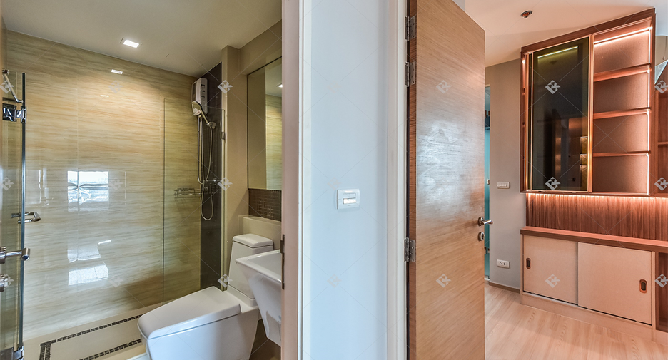 For sale 2 bedrooms condo in Phaya Thai, Bangkok