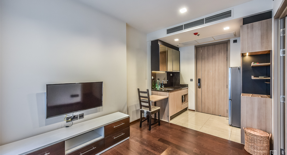 For sale 1 Beds condo in Pathum Wan, Bangkok