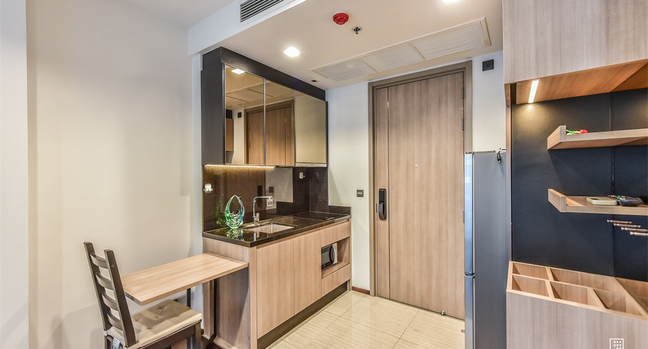For sale 1 Beds condo in Pathum Wan, Bangkok