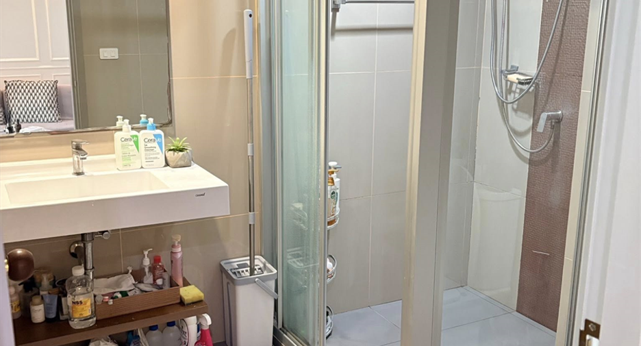 For sale 1 bed condo in Phaya Thai, Bangkok