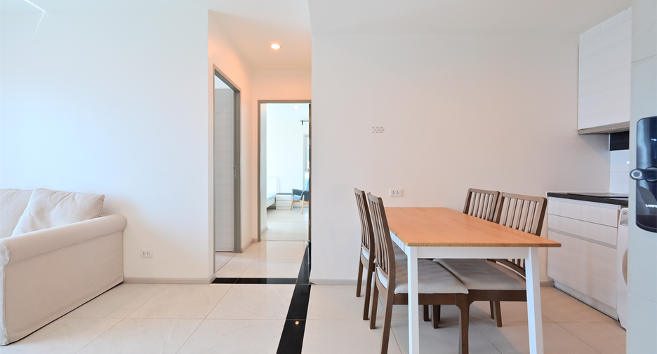 À vendre 2 chambres condo à Huai Khwang, Bangkok