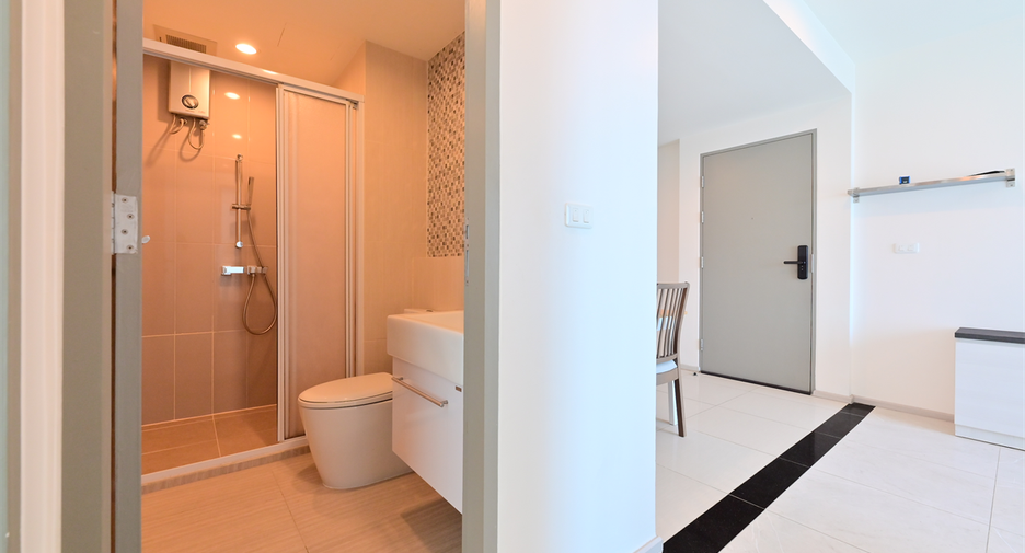 À vendre 2 chambres condo à Huai Khwang, Bangkok