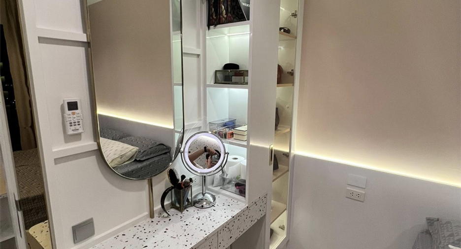 For sale 1 Beds condo in Huai Khwang, Bangkok