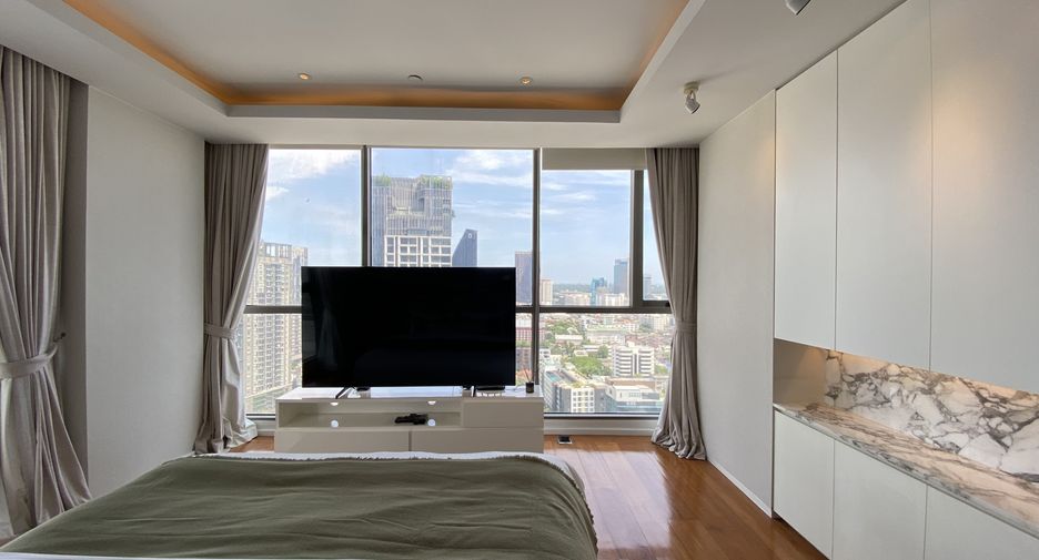 À louer 4 chambres condo à Khlong Toei, Bangkok