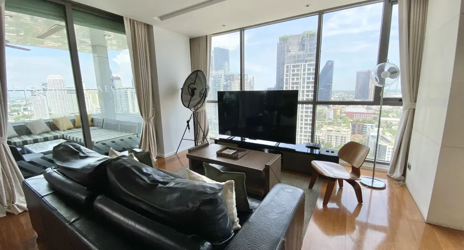 À louer 4 chambres condo à Khlong Toei, Bangkok