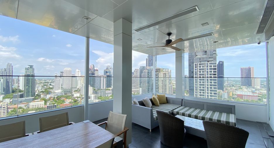 À louer 4 chambres condo à Khlong Toei, Bangkok