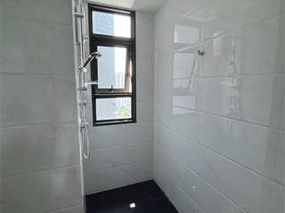 For sale 2 bedrooms condo in Huai Khwang, Bangkok