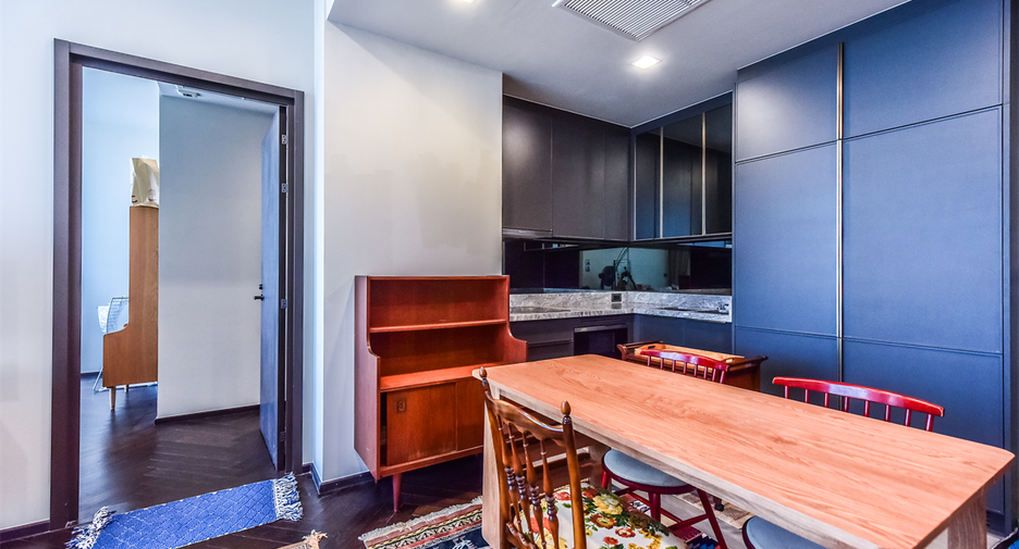 For sale 2 ベッドルーム condo in Phaya Thai, Bangkok
