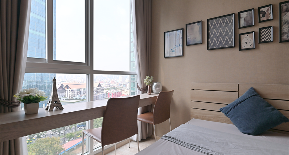 À vendre 2 chambres condo à Huai Khwang, Bangkok