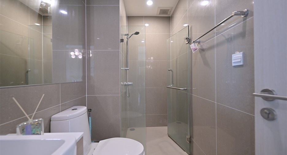 À vendre 2 chambres condo à Huai Khwang, Bangkok