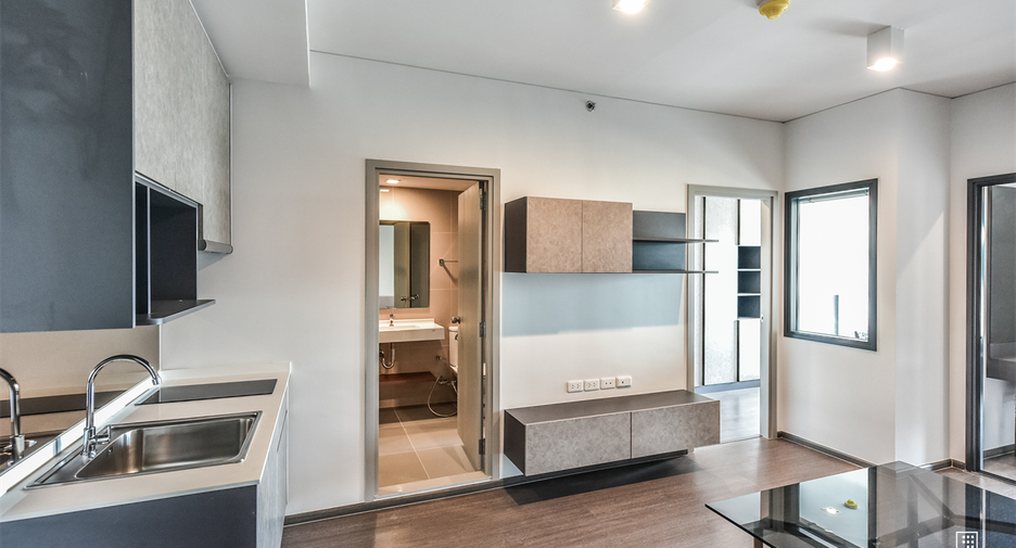 For sale 1 bed condo in Phaya Thai, Bangkok