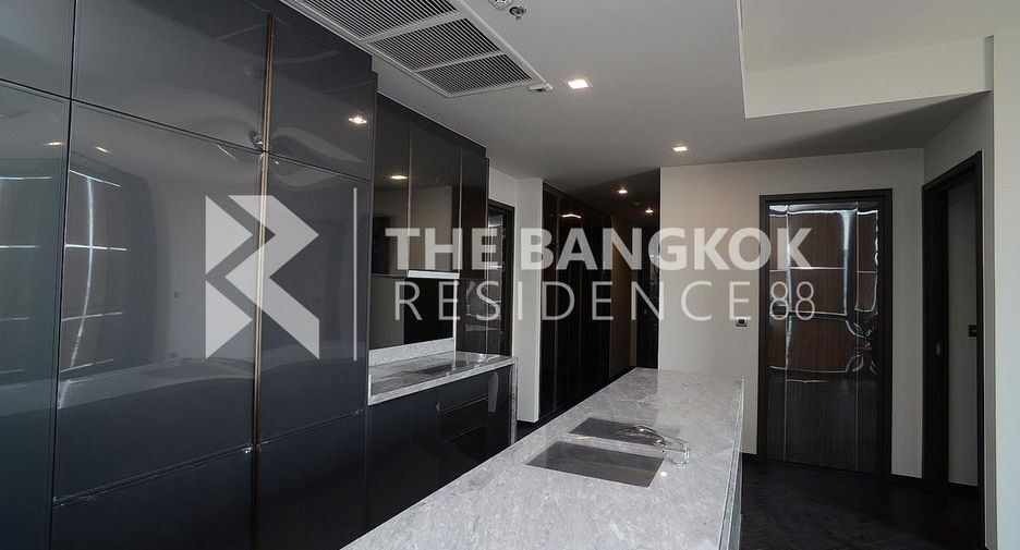 For sale 2 ベッドルーム condo in Phaya Thai, Bangkok