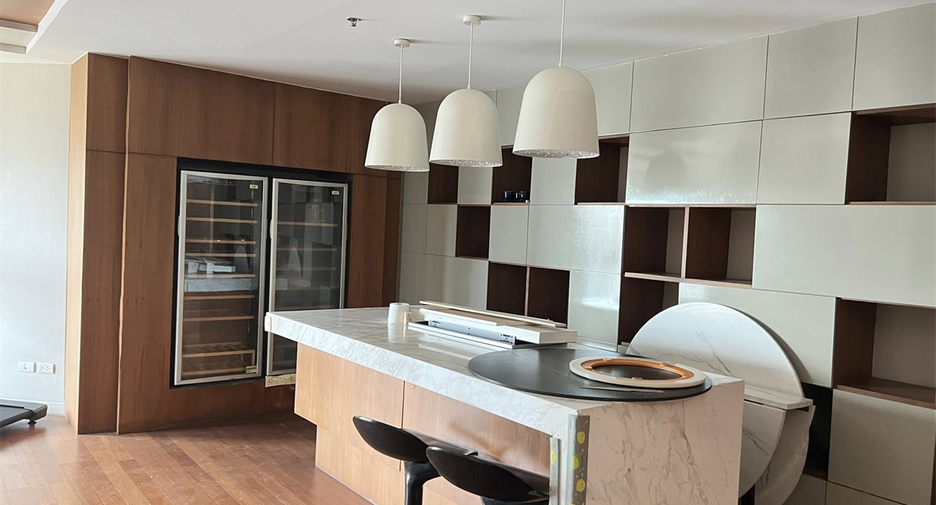 Wohnung zum Kauf mit 6 Zimmer in Huai Khwang, Bangkok