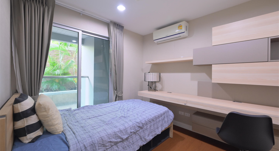 For sale 5 bedrooms condo in Huai Khwang, Bangkok