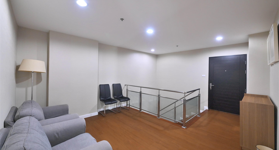 For sale 5 bedrooms condo in Huai Khwang, Bangkok