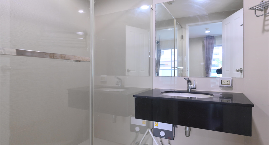 Wohnung zum Kauf mit 5 Zimmer in Huai Khwang, Bangkok