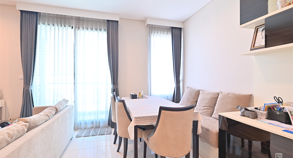 For sale 2 bedrooms condo in Watthana, Bangkok