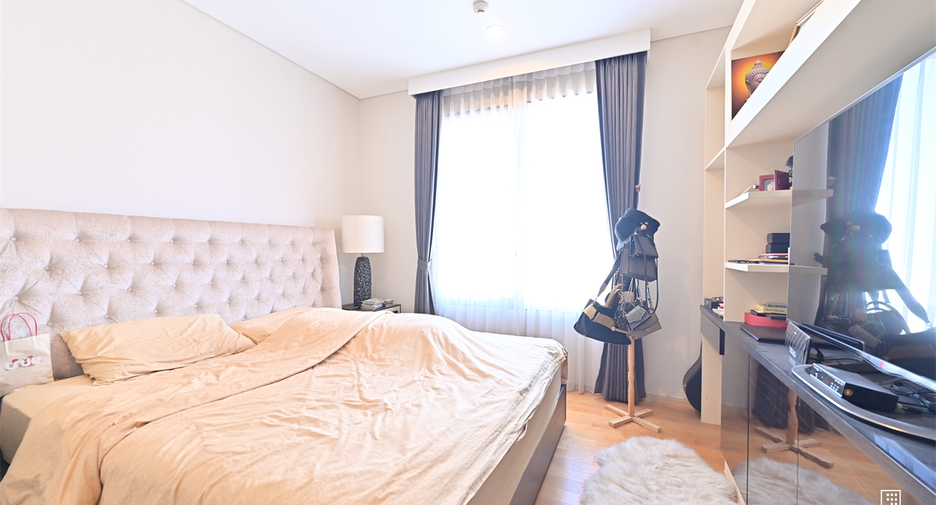 For sale 2 bedrooms condo in Watthana, Bangkok