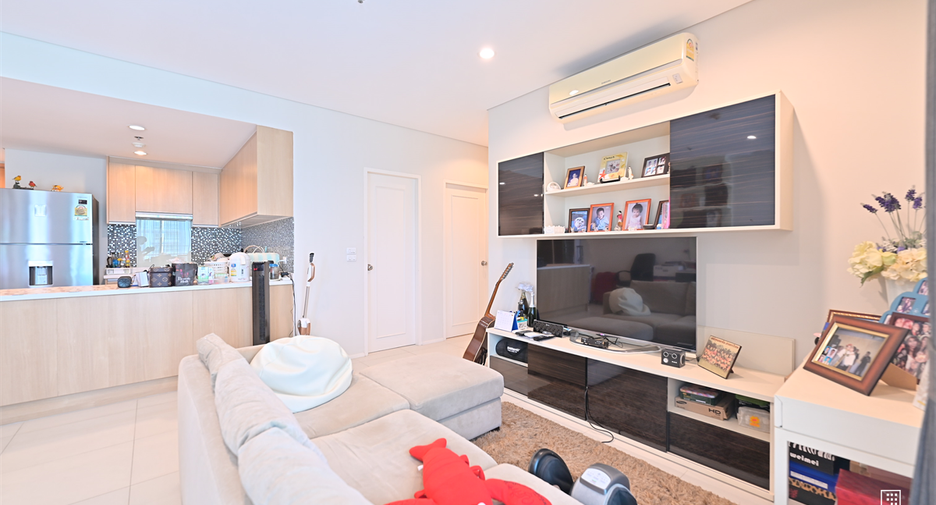 For sale 2 bedrooms condo in Watthana, Bangkok