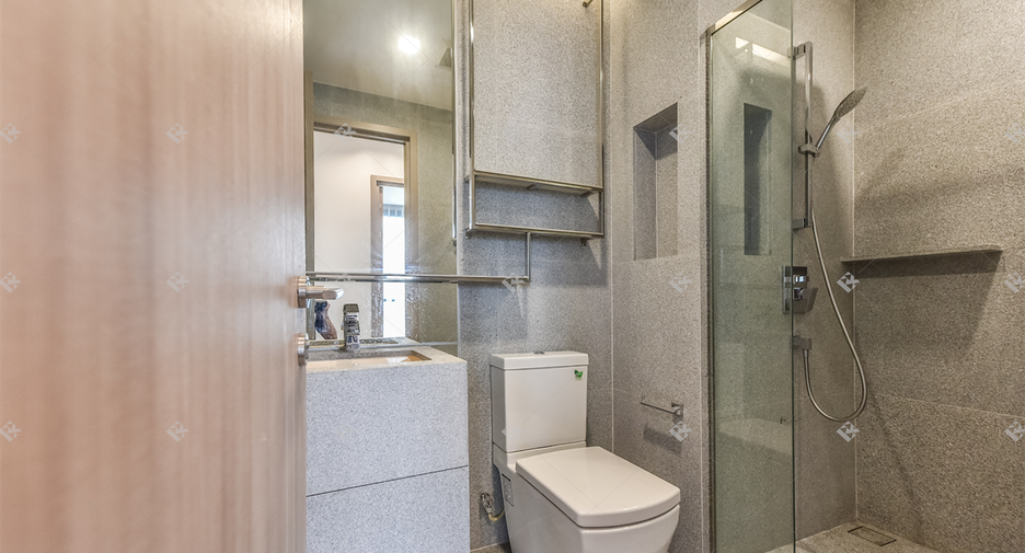 For sale 2 ベッドルーム condo in Pathum Wan, Bangkok