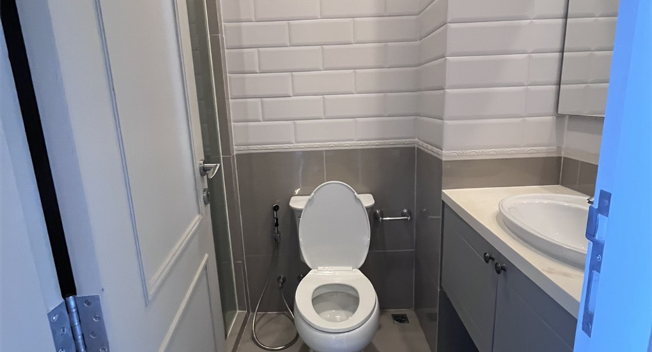 For sale 1 bed condo in Phaya Thai, Bangkok
