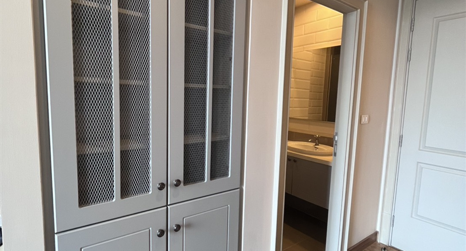 For sale 1 bed condo in Phaya Thai, Bangkok