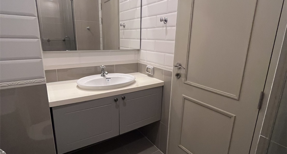 For sale 1 bed condo in Phaya Thai, Bangkok