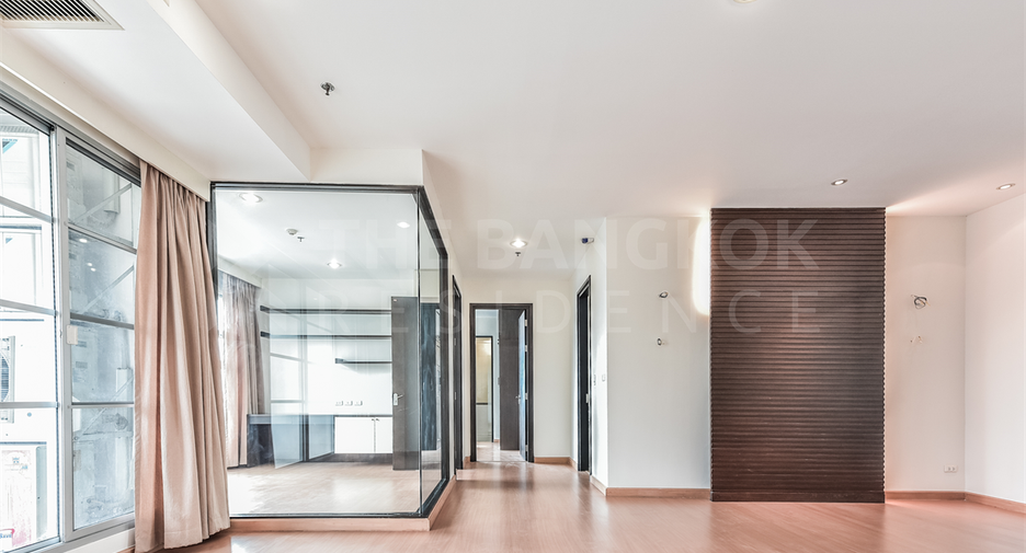 For sale 3 bedrooms condo in Ratchathewi, Bangkok