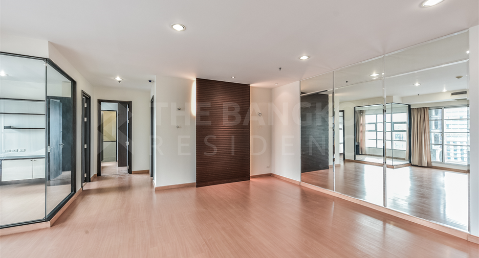 For sale 3 bedrooms condo in Ratchathewi, Bangkok
