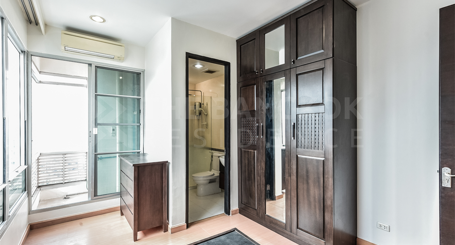 For sale 3 bedrooms condo in Ratchathewi, Bangkok