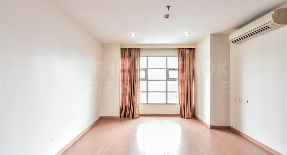 For sale 3 bedrooms condo in Ratchathewi, Bangkok